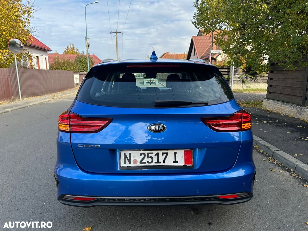 Kia Ceed - 11