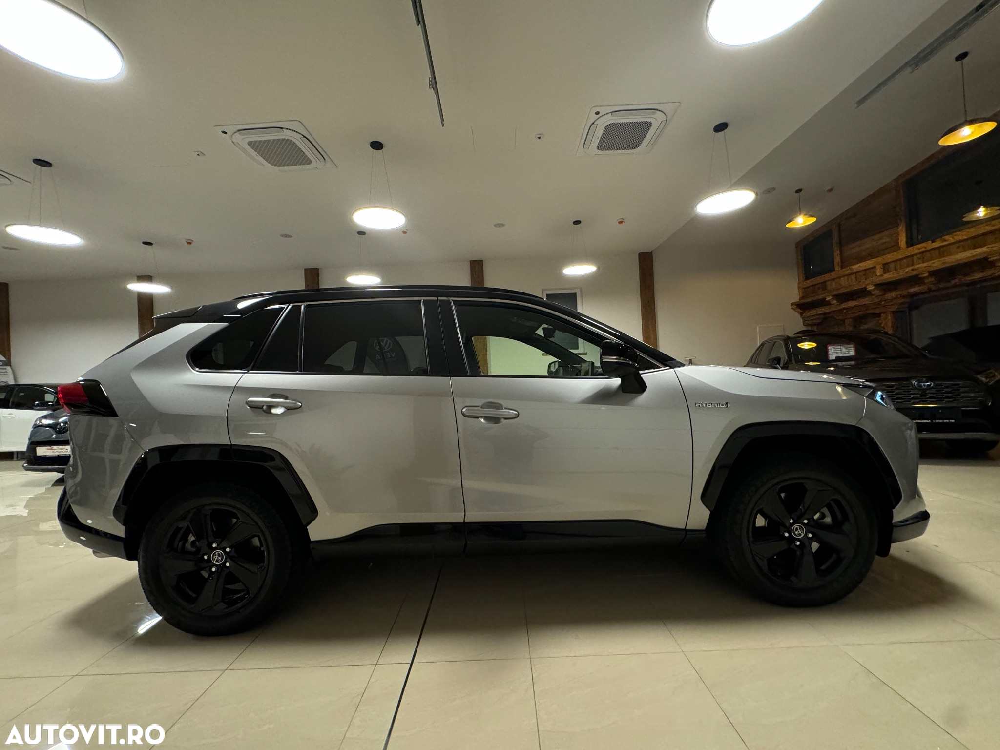 Toyota RAV4 2.5 4x4 Hybrid Team Deutschland - 5