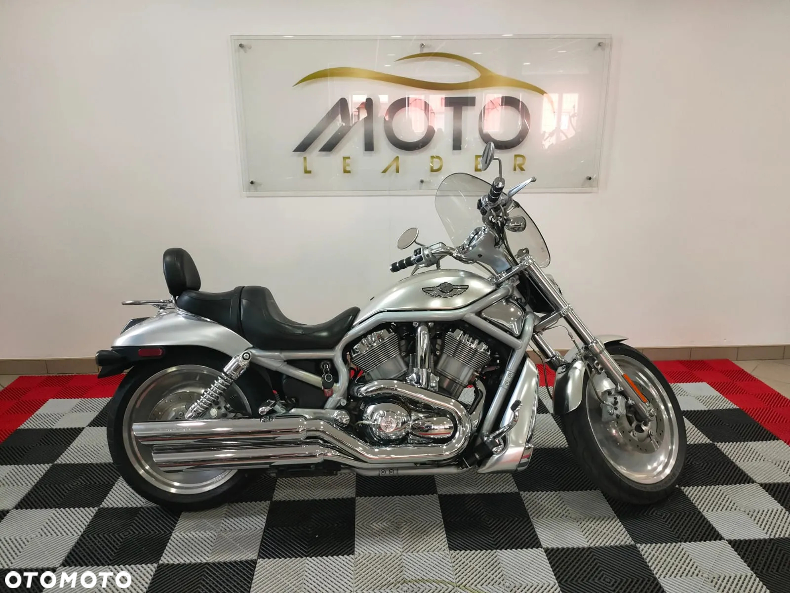 Harley-Davidson Softail V-Rod - 3