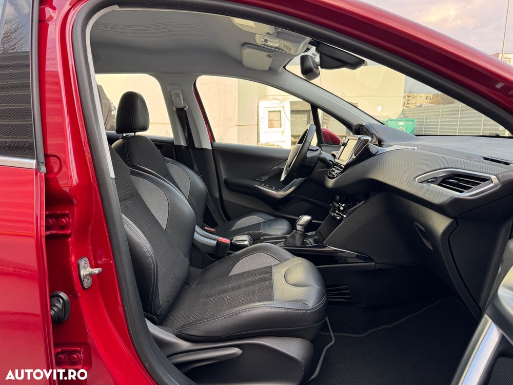 Peugeot 2008 PureTech 110 GPF Stop&Start EAT6 Signature - 8