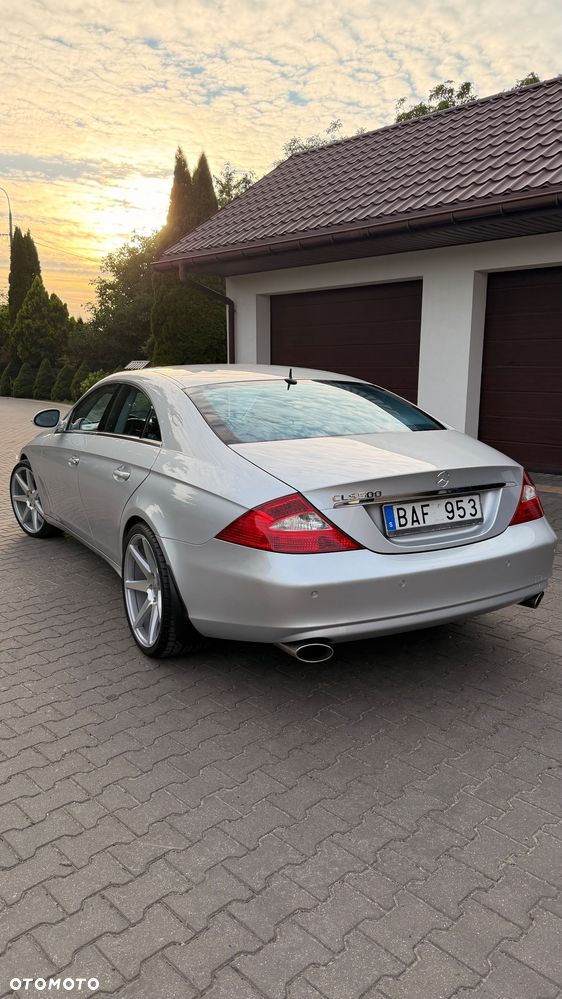 Mercedes-Benz CLS 500 - 21