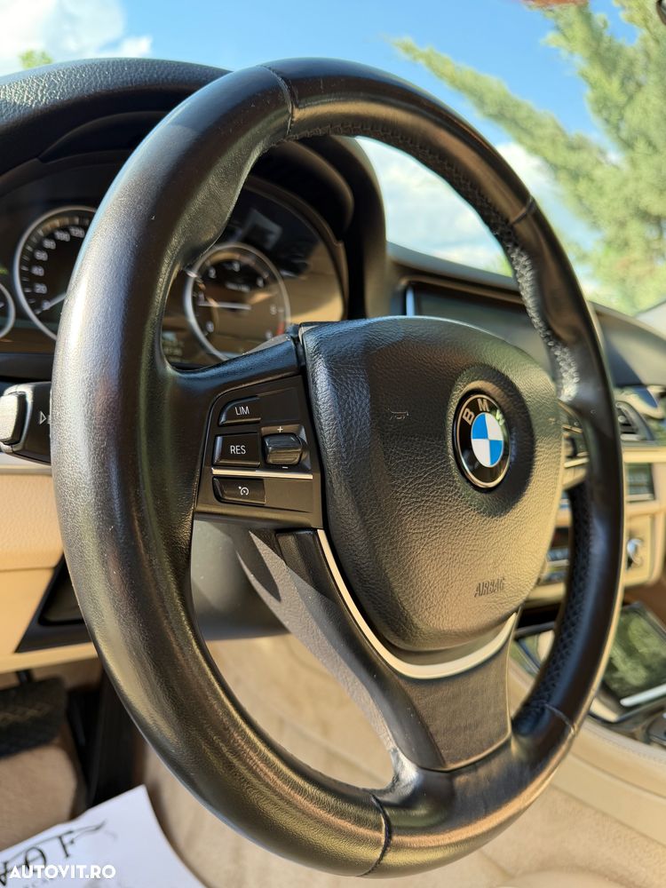 BMW Seria 5 520d Aut. - 23