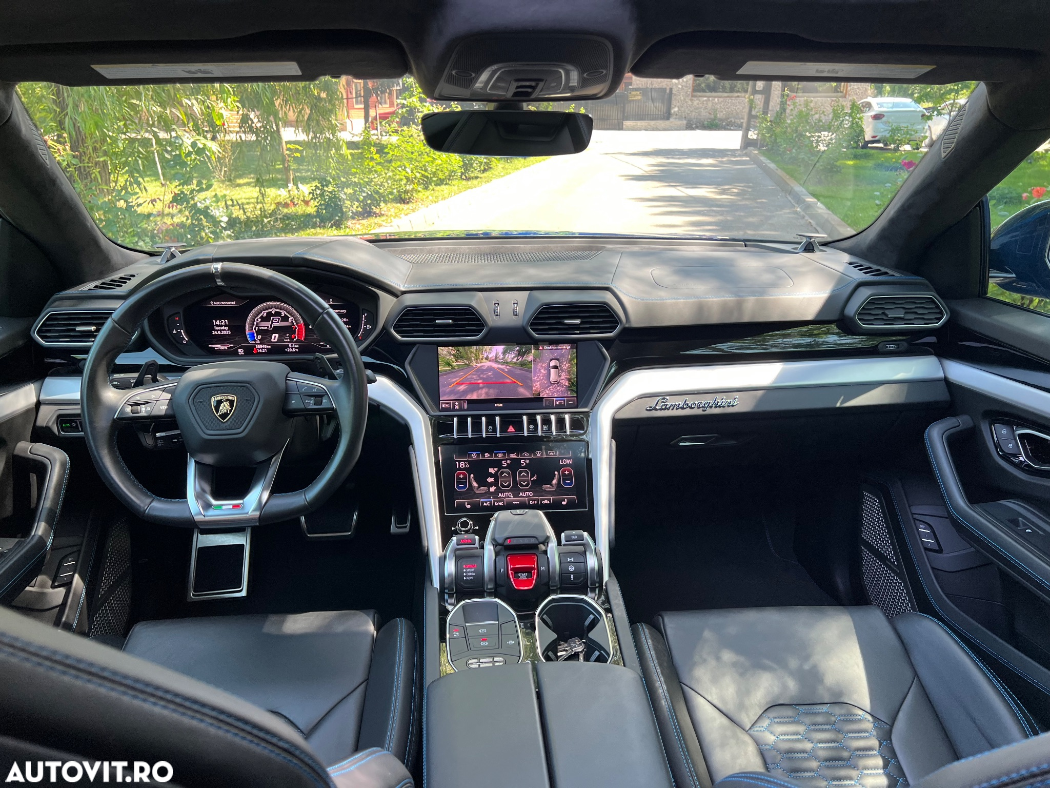 Lamborghini URUS Standard - 2