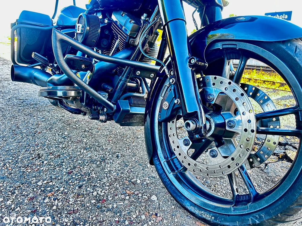 Harley-Davidson Touring Street Glide - 15