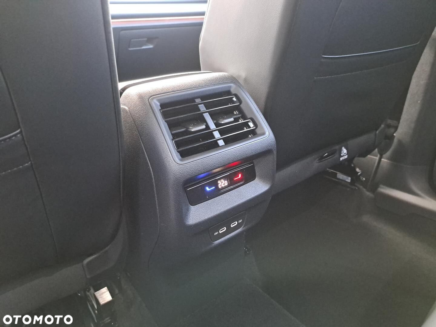 Volkswagen Tayron 2.0 TSI Elegance DSG - 32