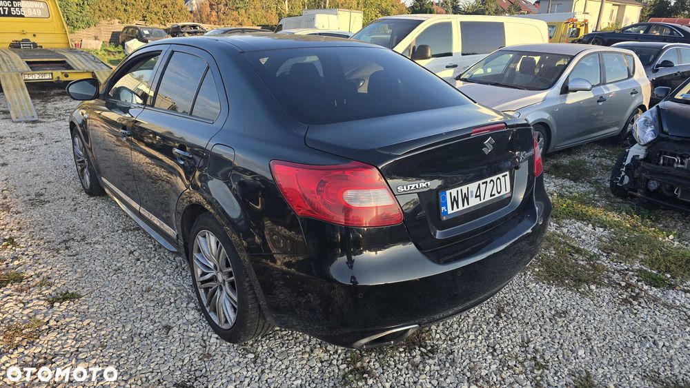 Suzuki Kizashi 2.4 Sport 4WD CVT - 11