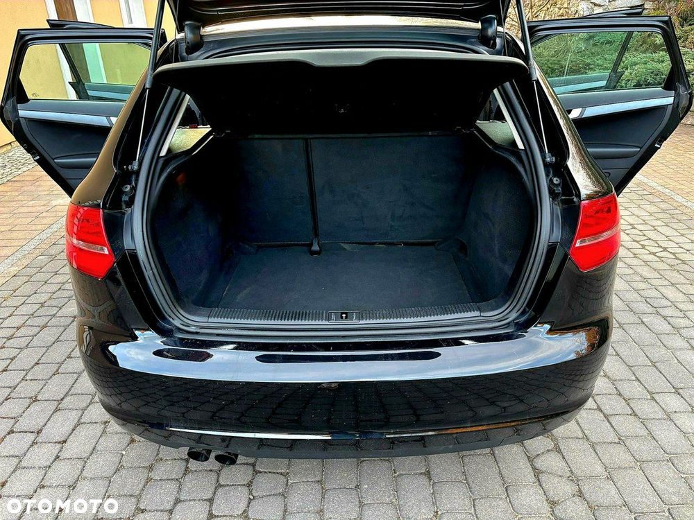 Audi A3 Sportback - 12