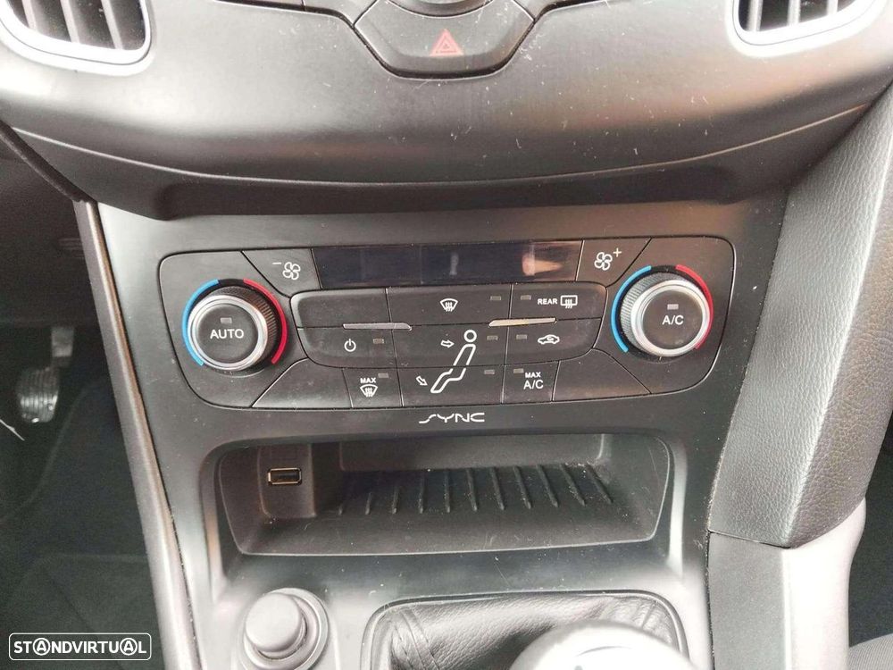 Ford Focus SW 1.0 EcoBoost Business - 18