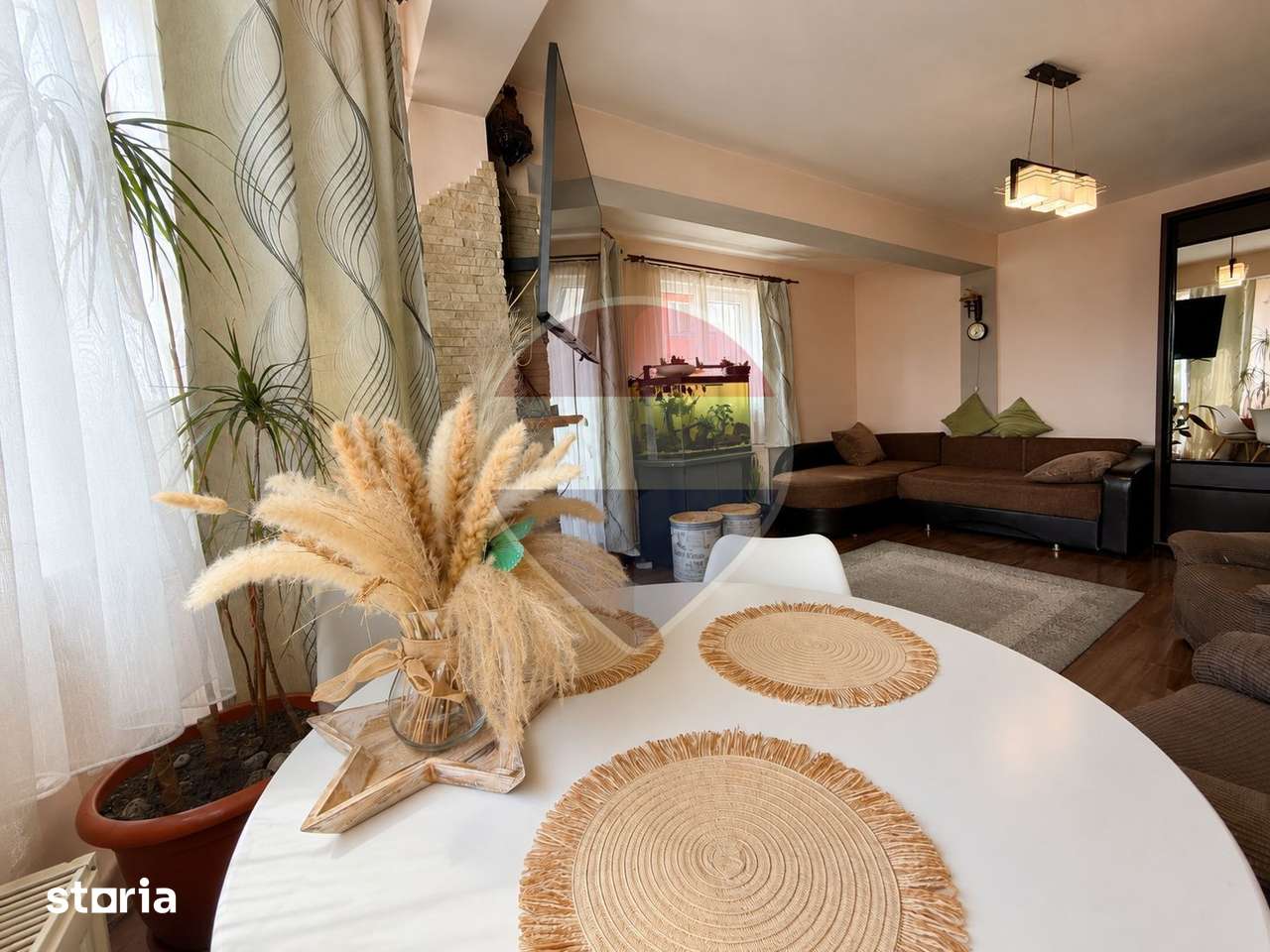 Apartament 2 camere cu 2 balcoane si parcare subterana, Str. Eroilor — fotografia 1