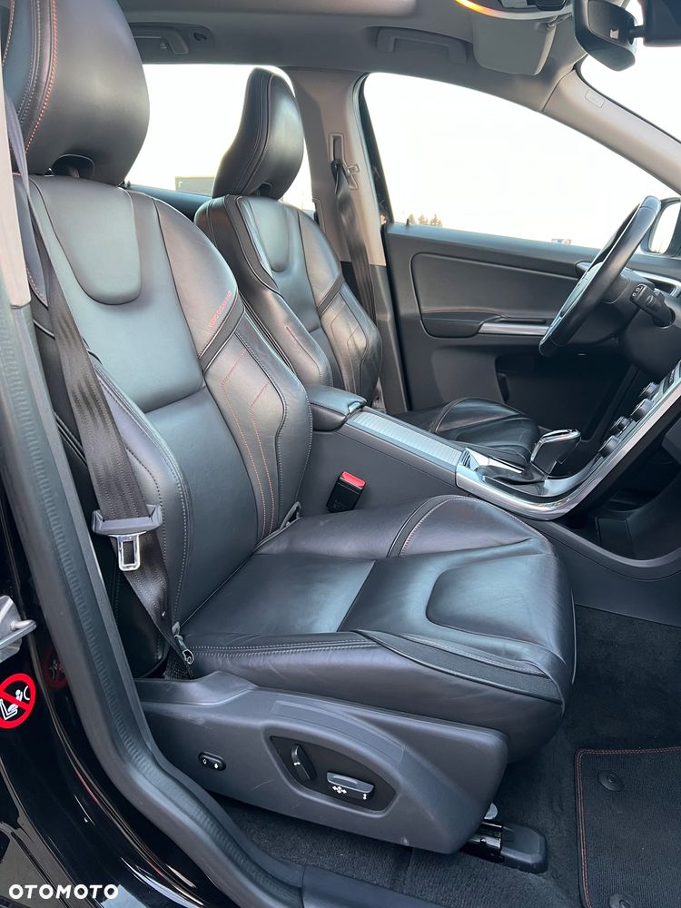 Volvo XC 60 D4 AWD Ocean Race - 6