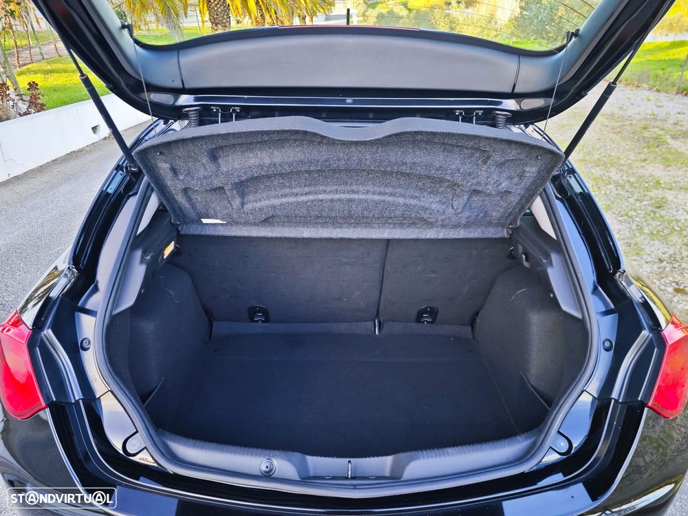 Alfa Romeo Giulietta 1.6 JTDM - 8