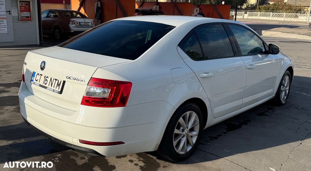 Skoda Octavia 1.6 TDI DSG Ambition - 5