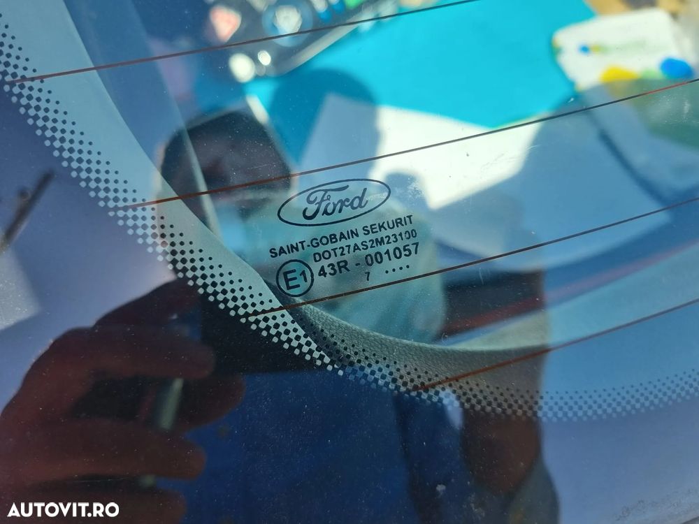Ford Focus 1.4i Trend - 13