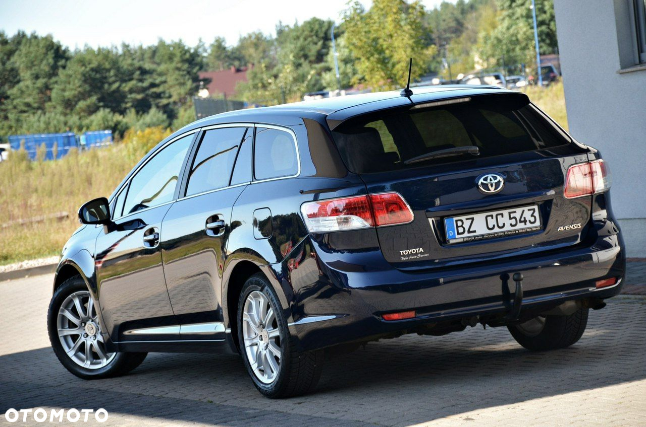 Toyota Avensis - 11