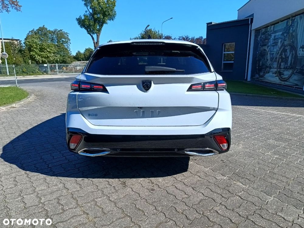 Peugeot 308 - 8