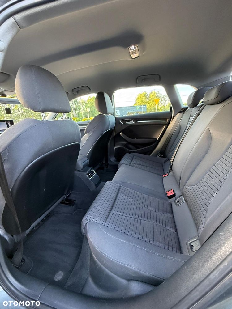 Audi A3 Sportback 2.0 TDI Ambiente - 8