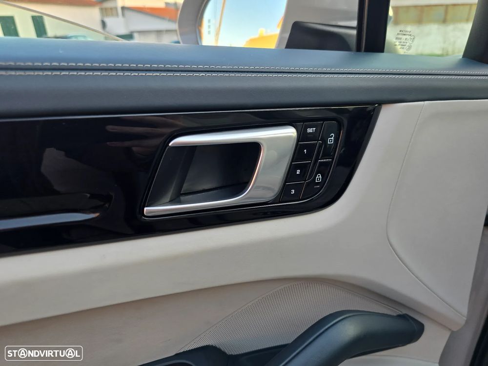 Porsche Cayenne E-Hybrid - 15