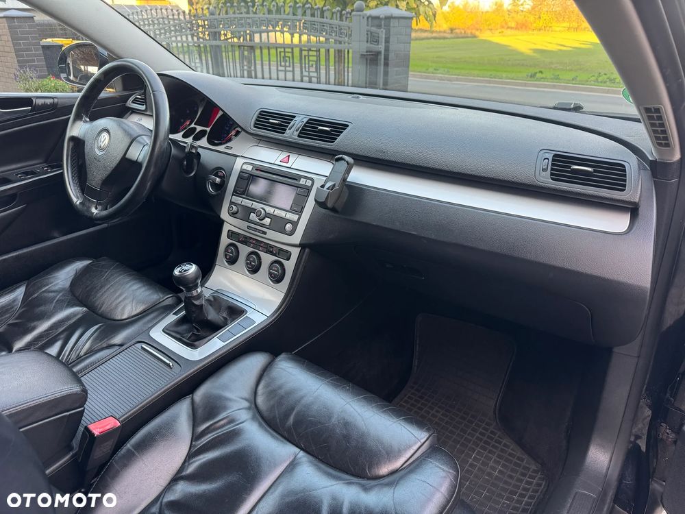 Volkswagen Passat 2.0 TDI Comfortline - 16