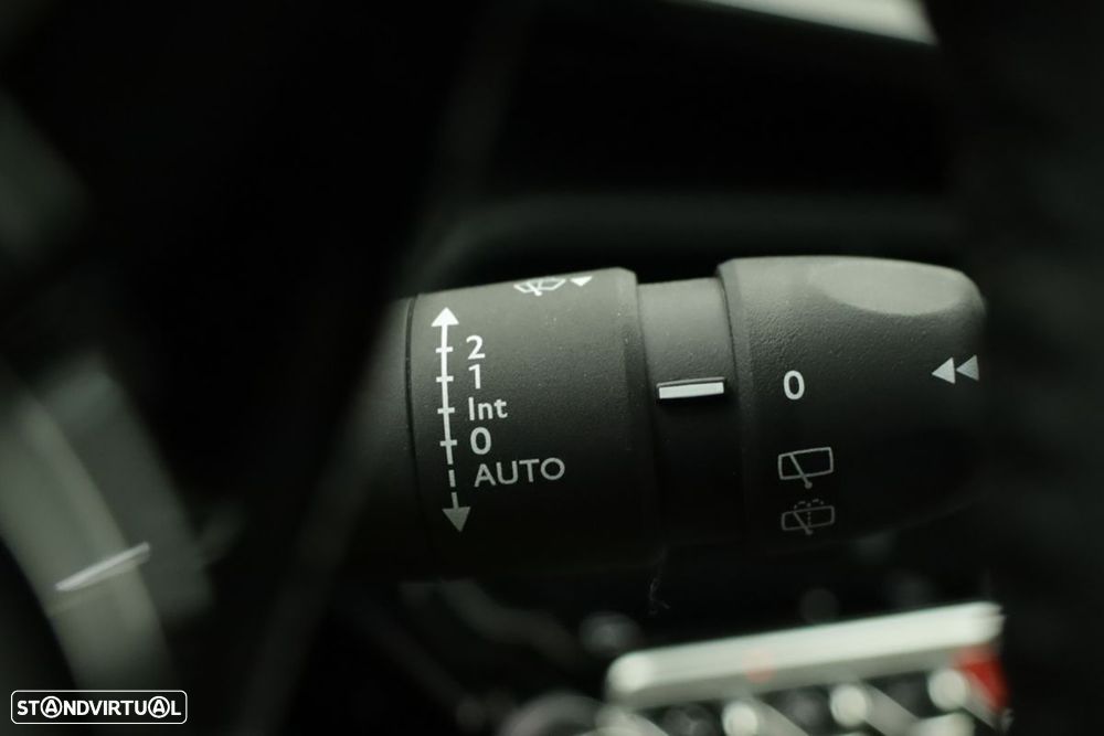 Peugeot 2008 1.2 PureTech Allure - 18
