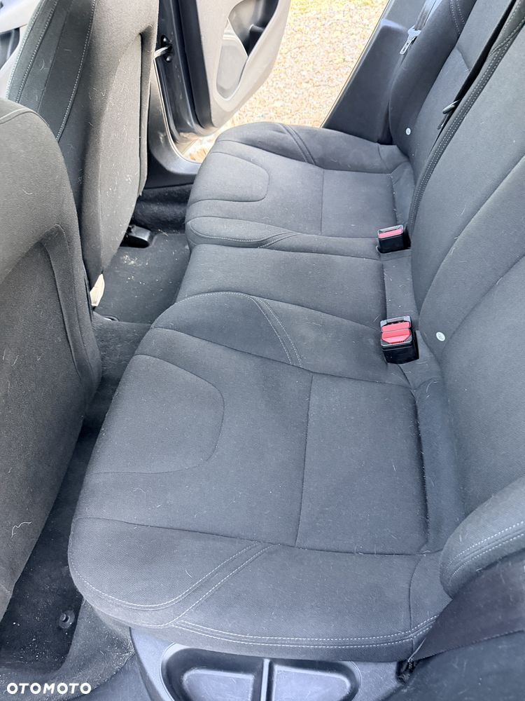 Volvo V40 D2 Kinetic - 24