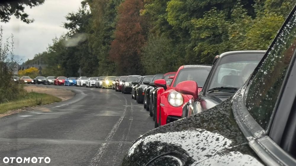 Porsche 911 Carrera - 17