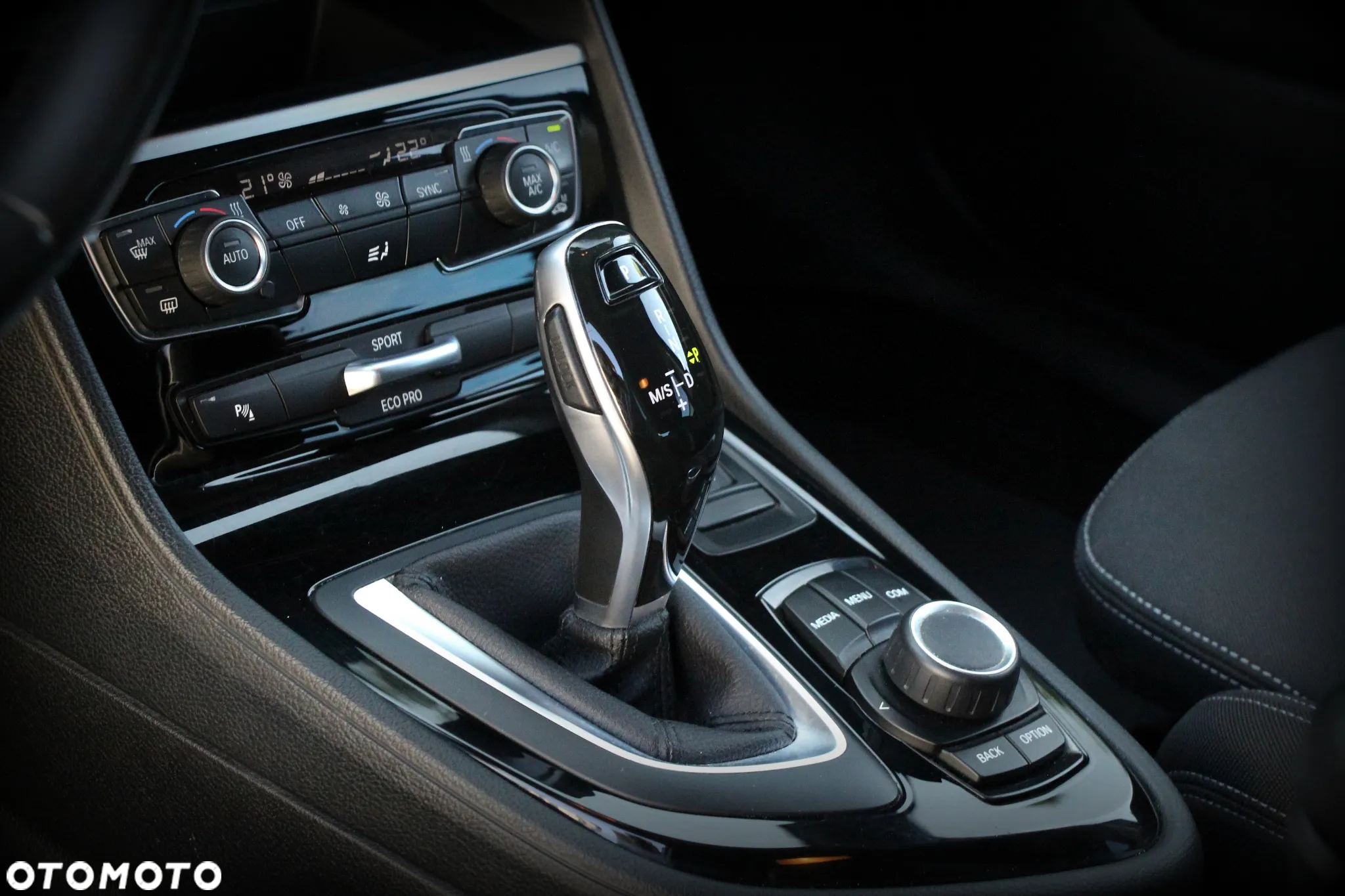 BMW Seria 2 218d Advantage - 29