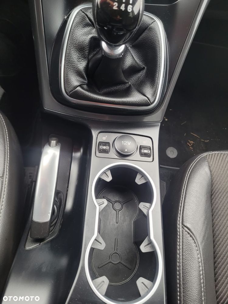 Ford Kuga 2.0 TDCi 2x4 Titanium - 8