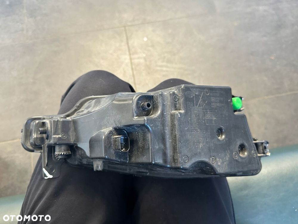 Przednie światło przeciwmgielne prawe VW Passat nowa 3G0941700 - 4