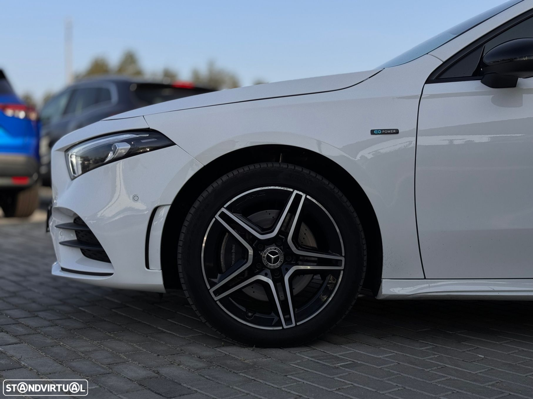 Mercedes-Benz A 250 e AMG Line - 4