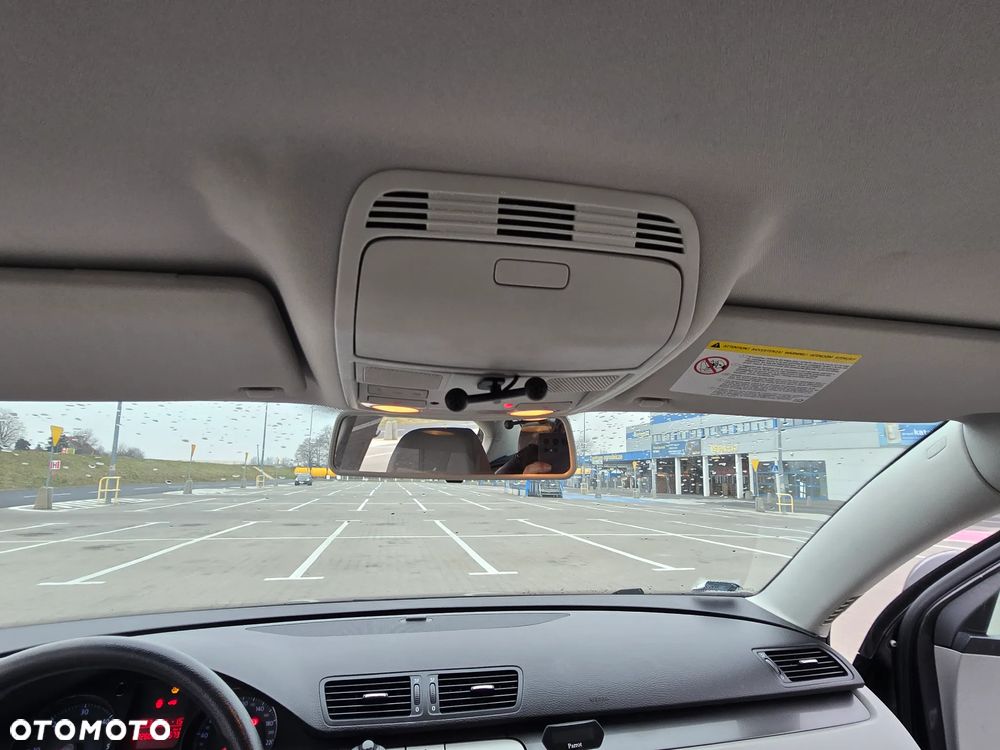 Volkswagen Passat 1.9 TDI Comfortline - 24