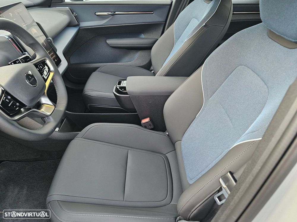 Volvo EX30 69 kWh Single Motor Extended Range Core - 34