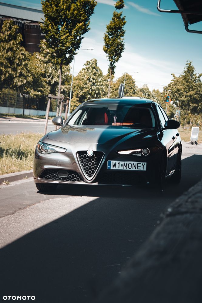Alfa Romeo Giulia - 1