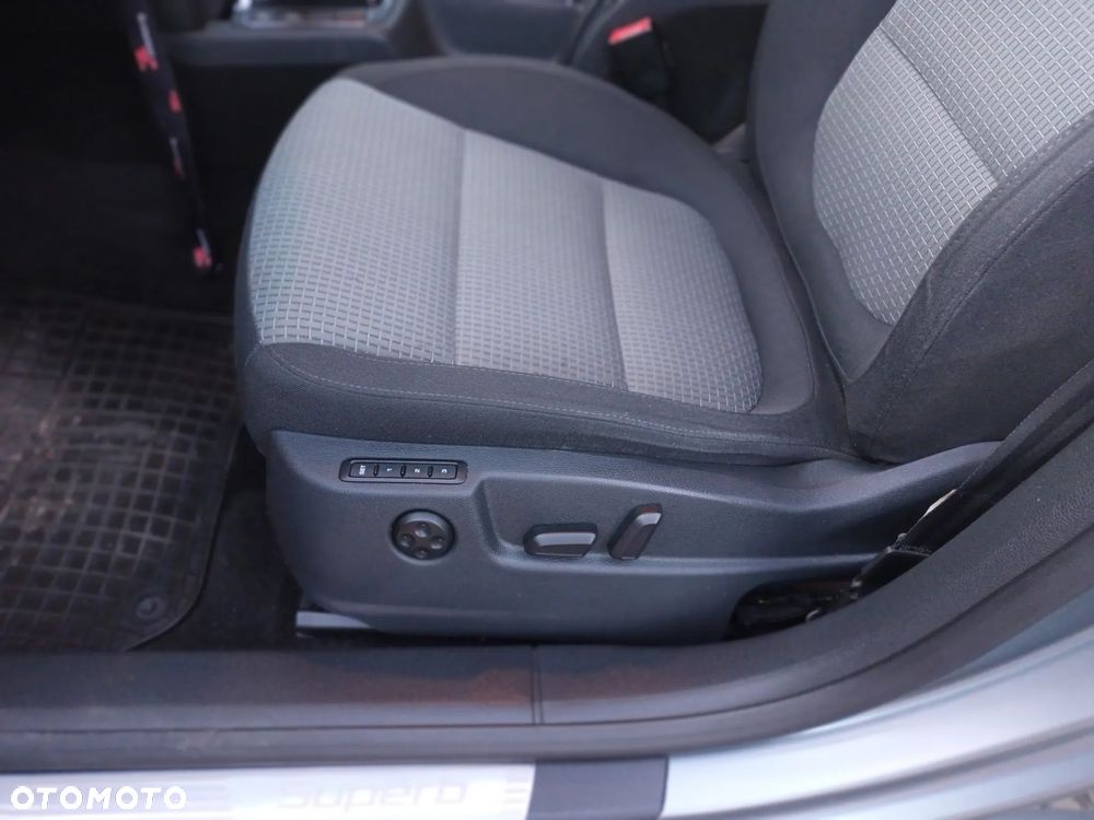 Skoda Superb 2.0 TDI DSG Ambition - 8