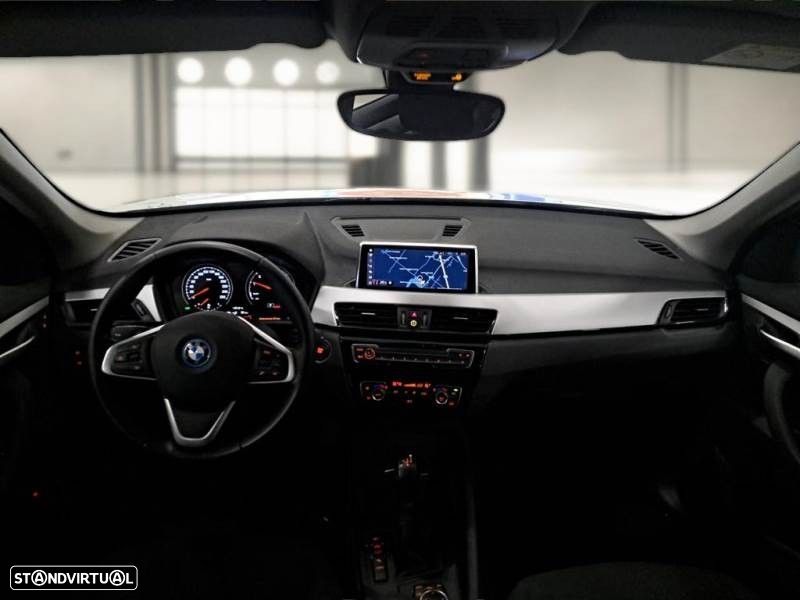 BMW X1 25 e xDrive Corporate Edition - 6