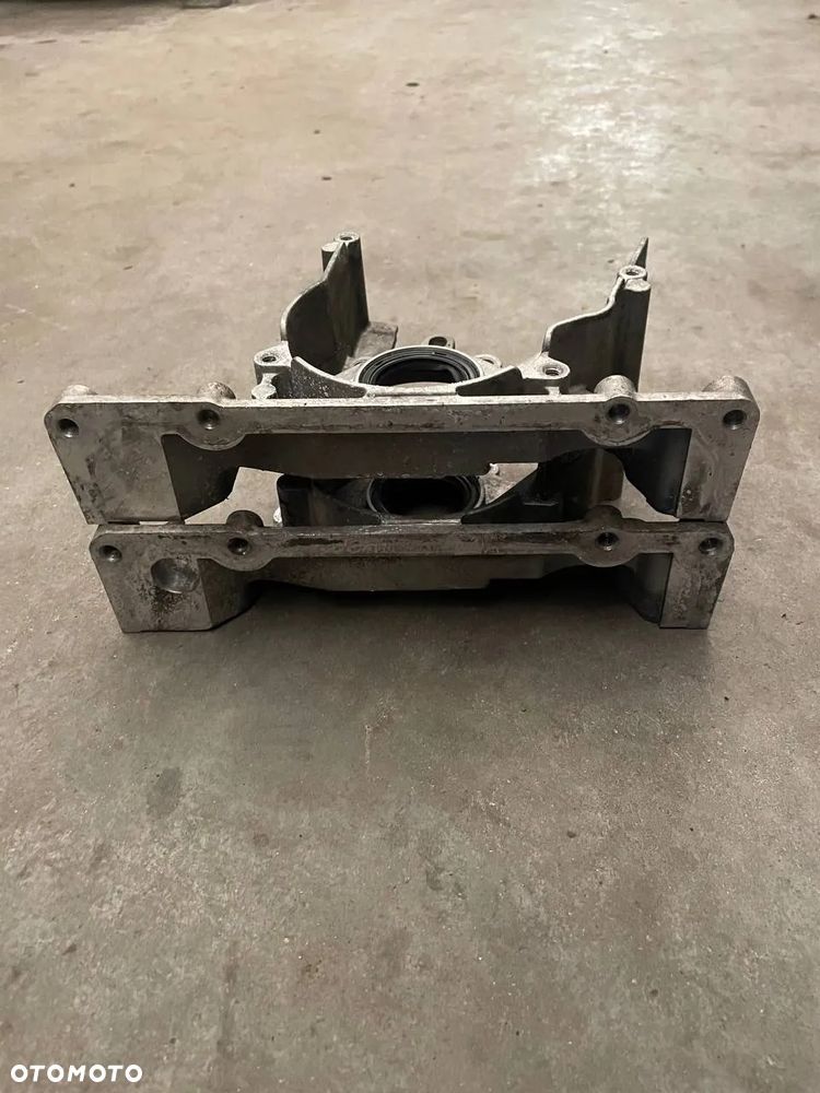 OBUDOWA USZCZELNIACZ WAŁU VW POLO 1.4TDI 045103153 - 5