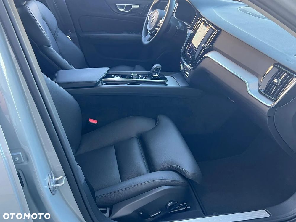 Volvo V60 B4 B Plus Dark - 21