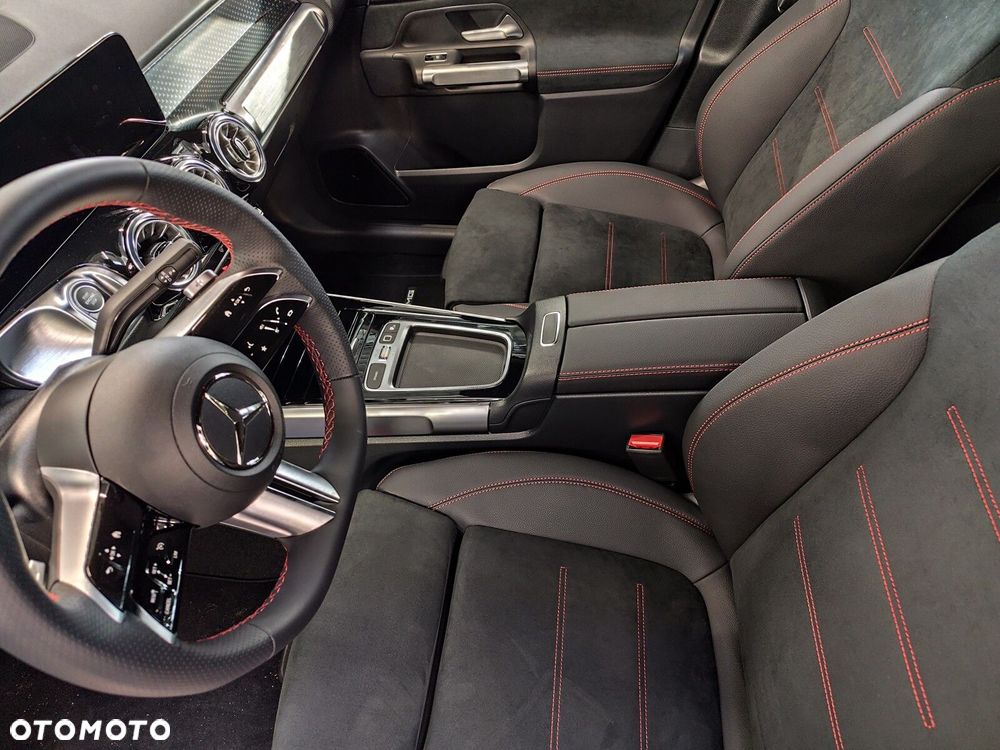 Mercedes-Benz GLB - 8