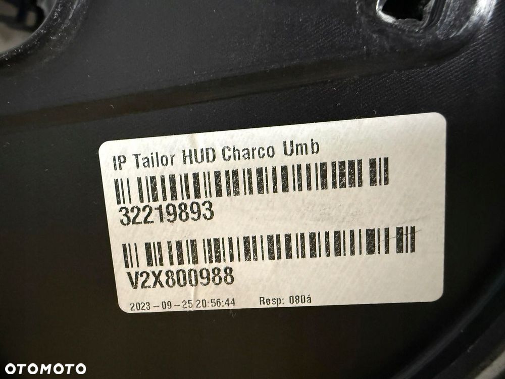 DESKA ROZDZIELCZA KONSOLA VOLVO XC60 XC-60 II 2 SKORA ORYGINALNA CAŁA - 8