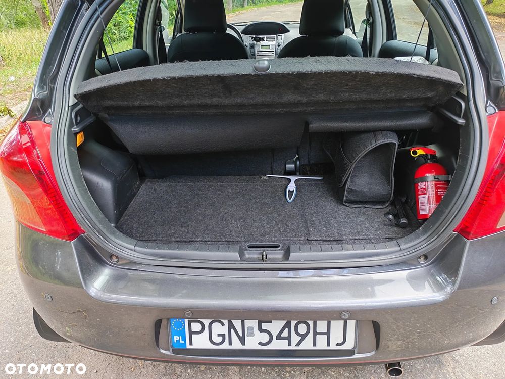 Toyota Yaris 1.0 VVT-i - 10