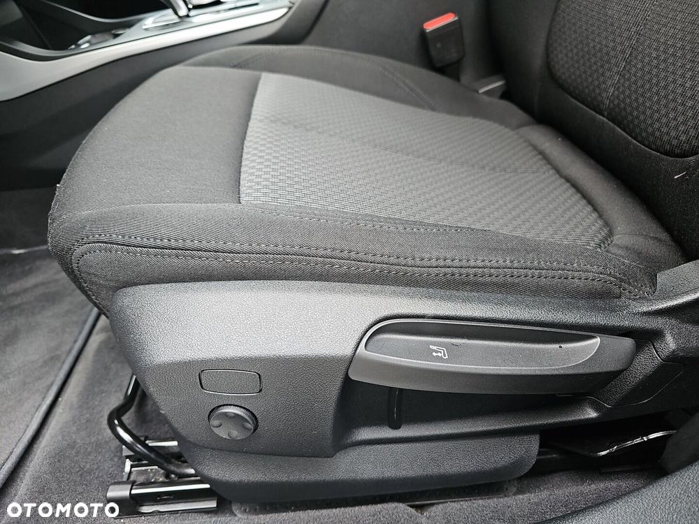 BMW Seria 1 118i - 25