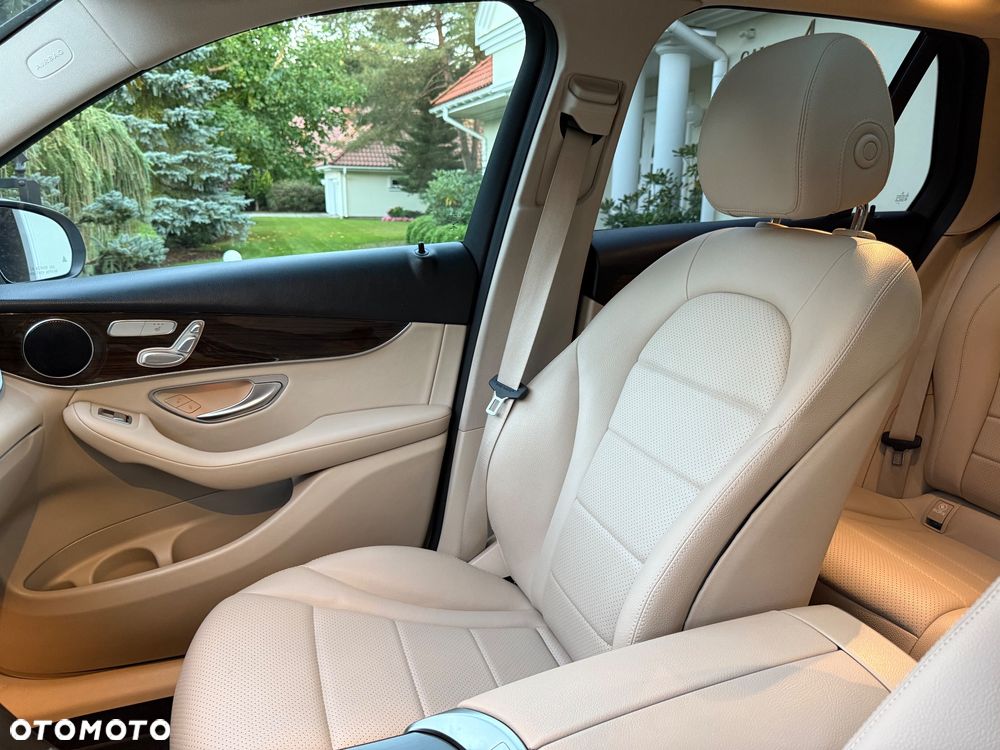 Mercedes-Benz GLC 300 4Matic 9G-TRONIC - 28