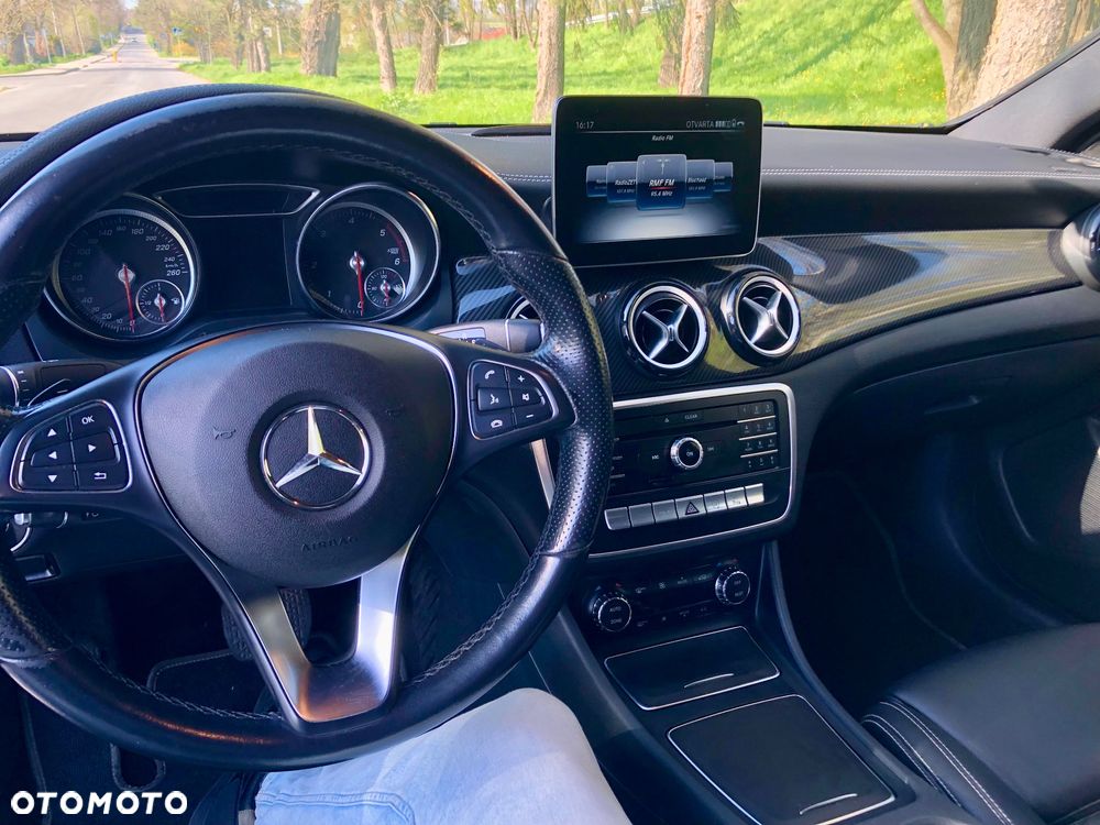 Mercedes-Benz CLA 200 d 7G-DCT UrbanStyle Edition - 18