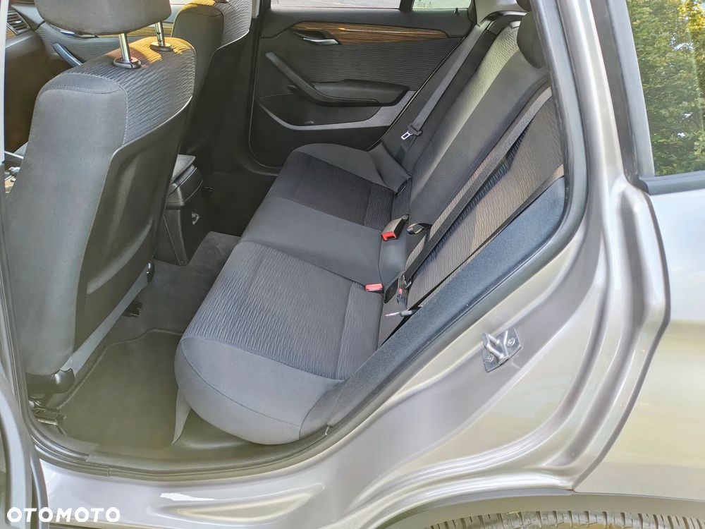 BMW X1 sDrive18i - 32