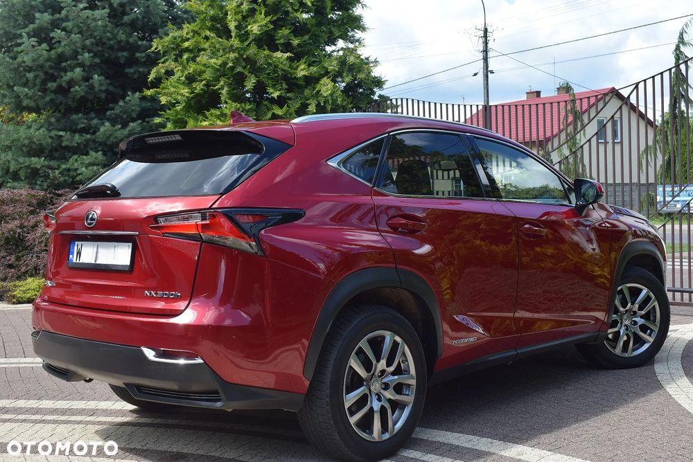 Lexus NX 300h Executive Line - 4