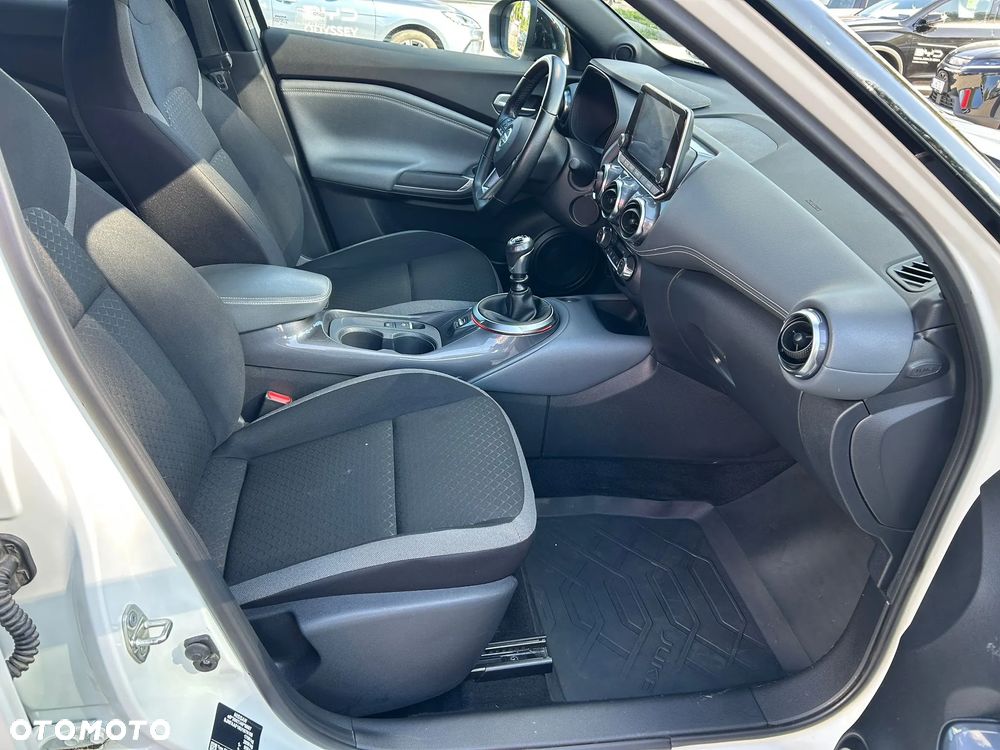Nissan Juke 1.0 DIG-T N-Connecta - 17