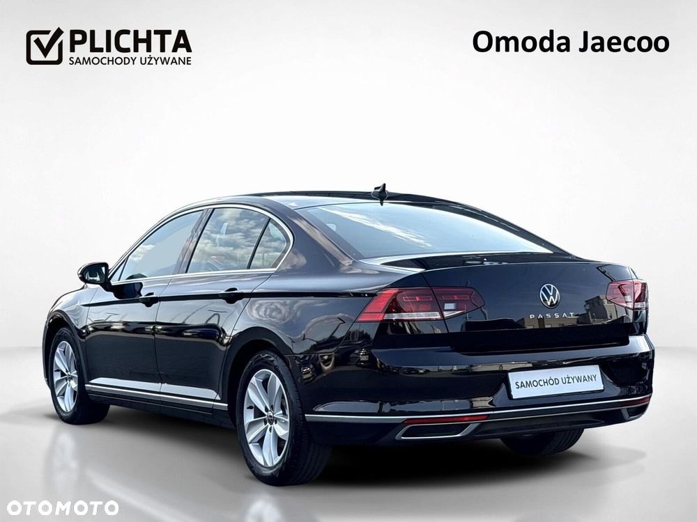 Volkswagen Passat - 4