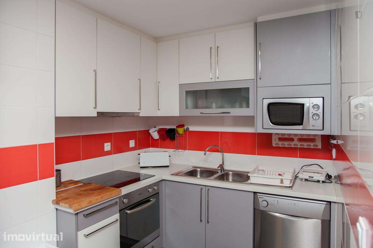 Quarto - localizado em Baixa Coimbra - Grande imagem: 3/36