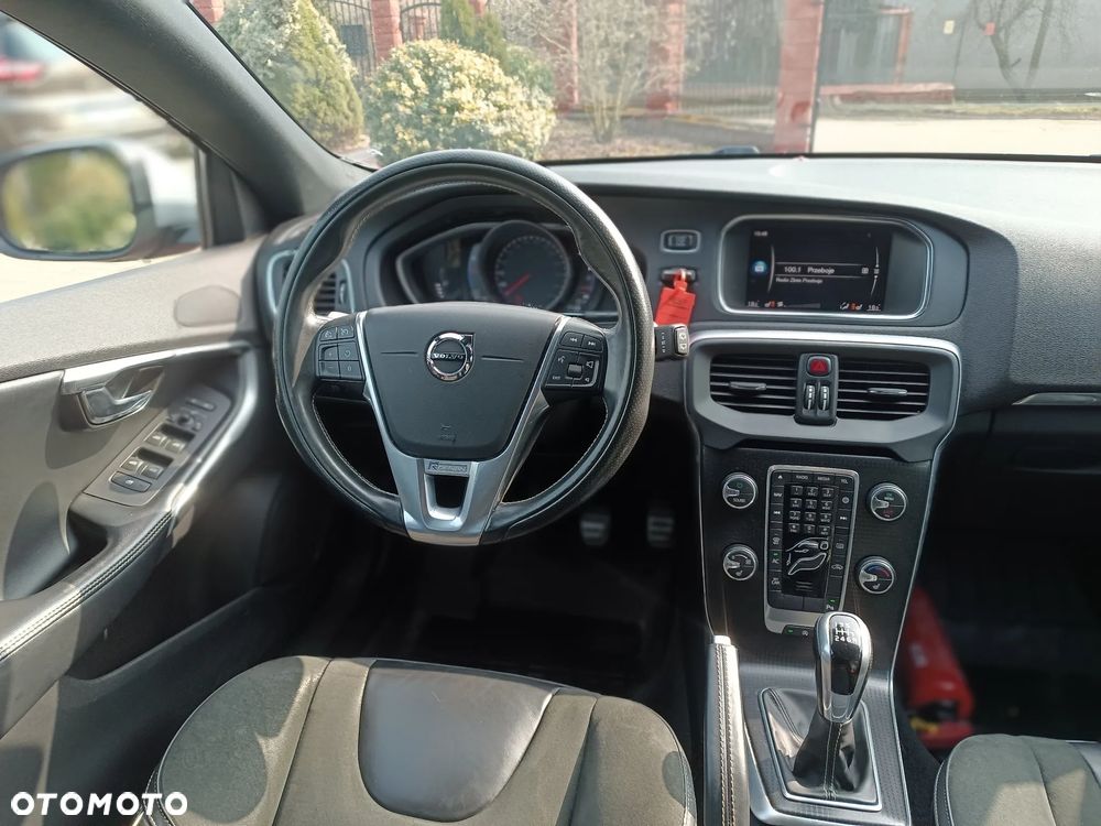Volvo V40 D2 Drive-E R-Design Momentum - 11