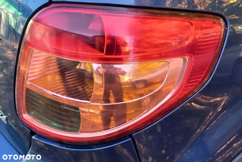 LAMPA TYLNA PRAWA SUZUKI SX4 ZCH