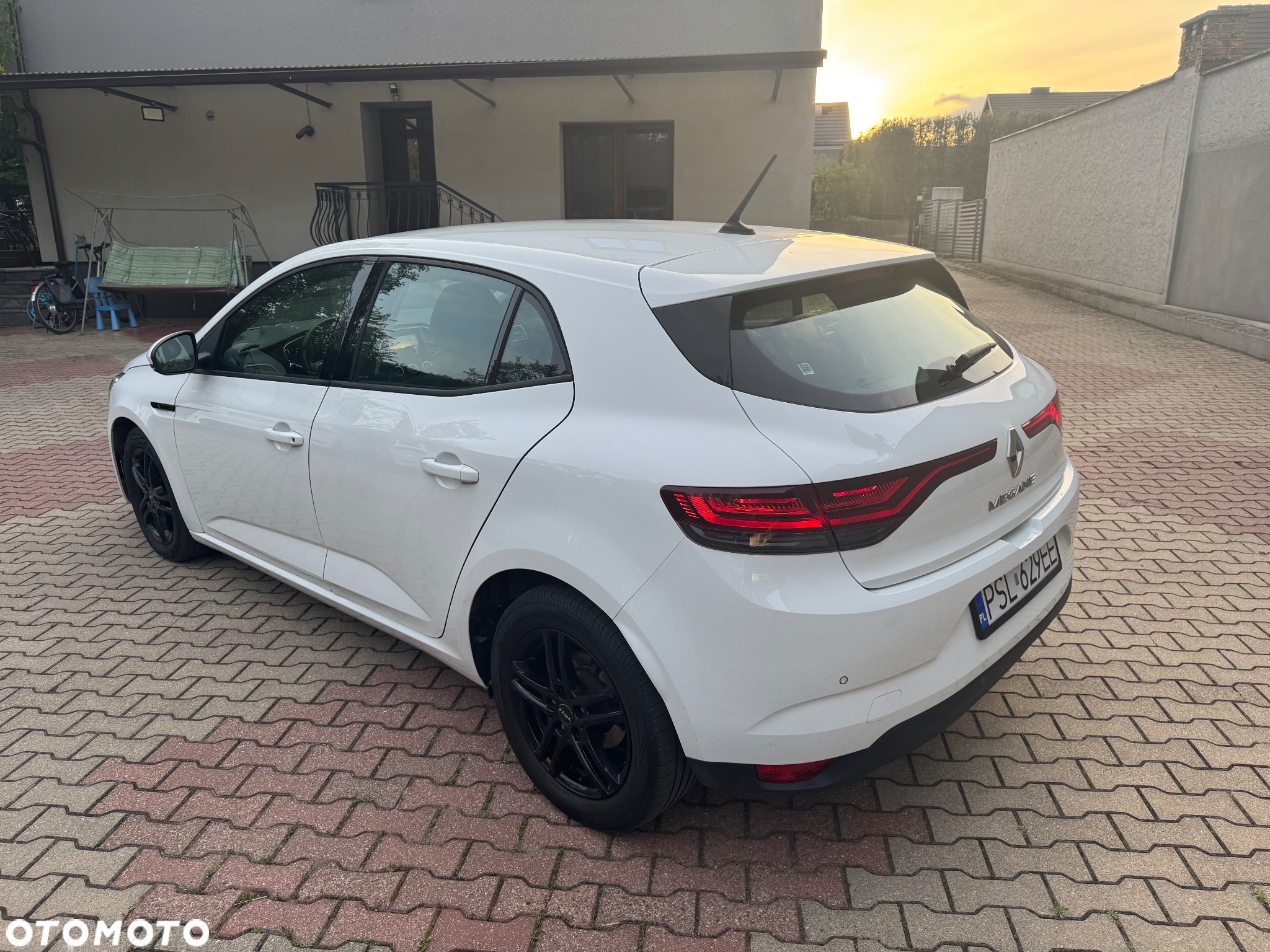 Renault Megane 1.5 Blue dCi Intens - 4